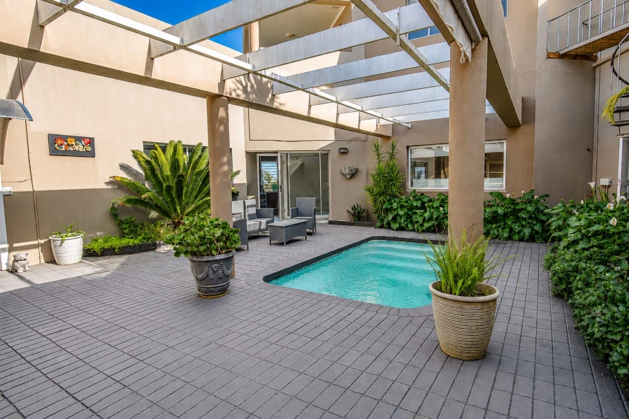 6 Bedroom Property for Sale in Brenton On Sea Western Cape